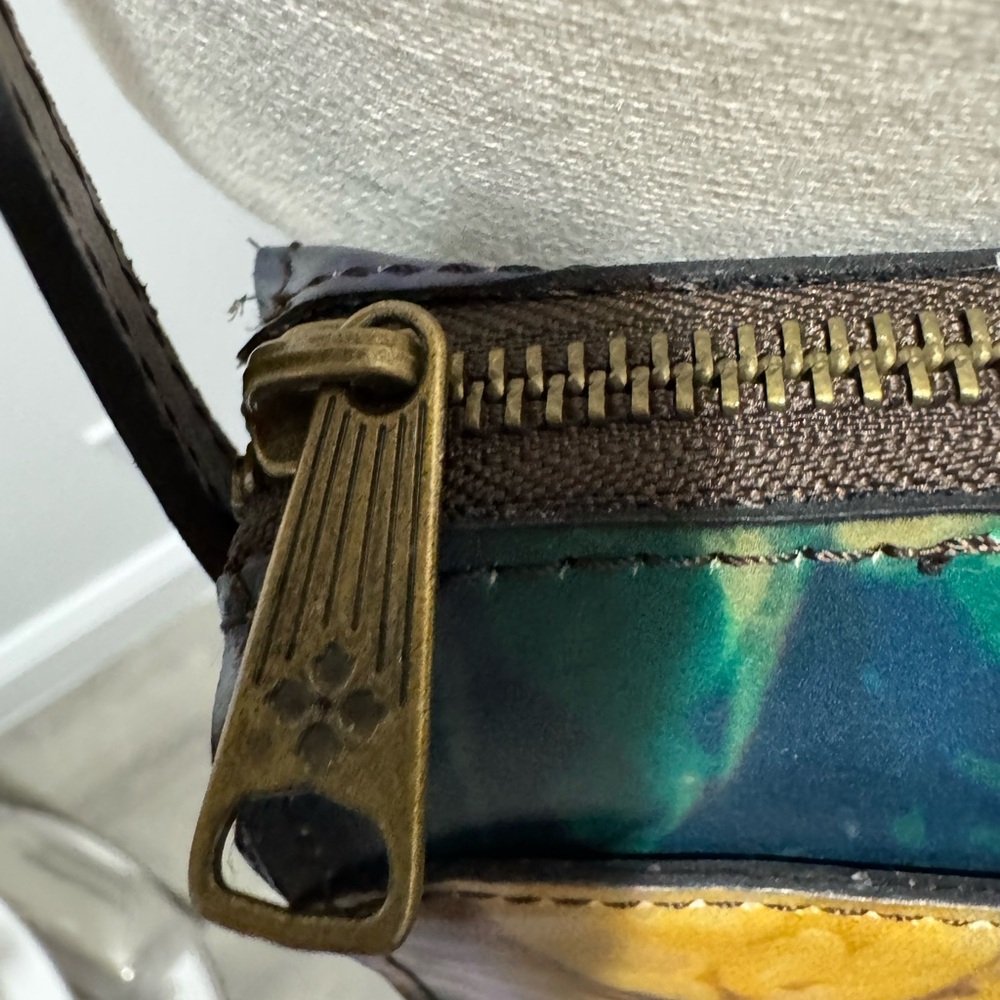 Patricia Nash Leather New Floral Bloom Crossbody Bag NWT - Picture 5 of 7